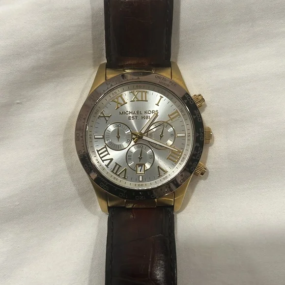 Men’s Michael Kors Watch Used. - Picture 2 of 5